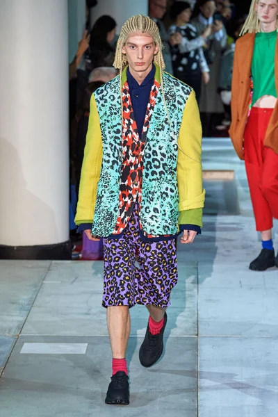 Look 12